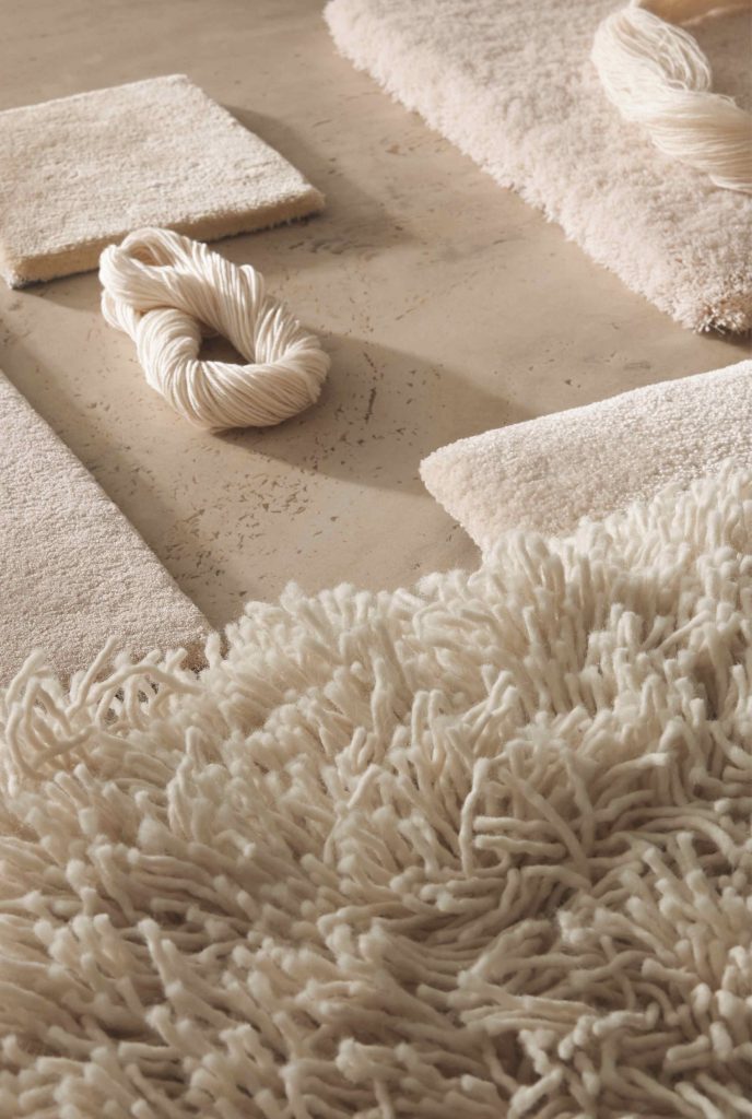 Material- und Farbauswahl für maßgefertigte Teppiche, reduziert und übersichtlich dargestellt